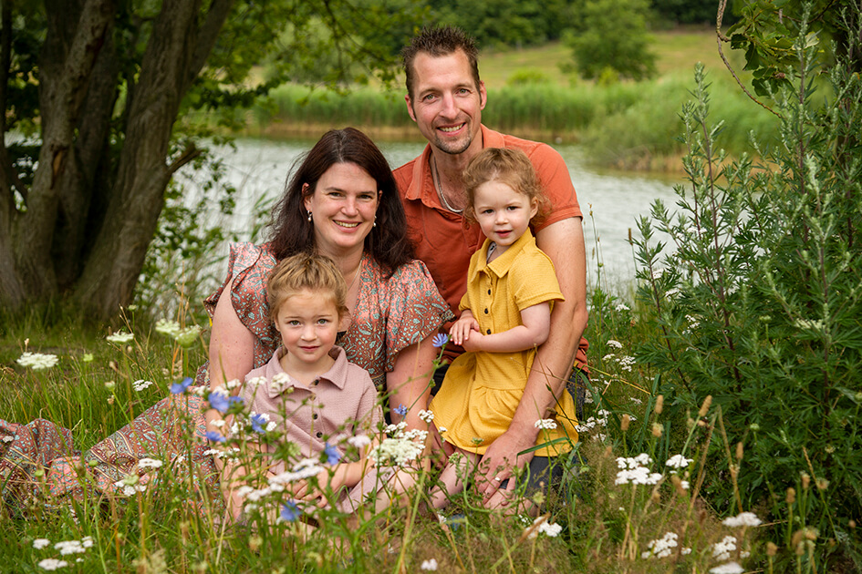 Familiefotografie buiten in een park in Gilze